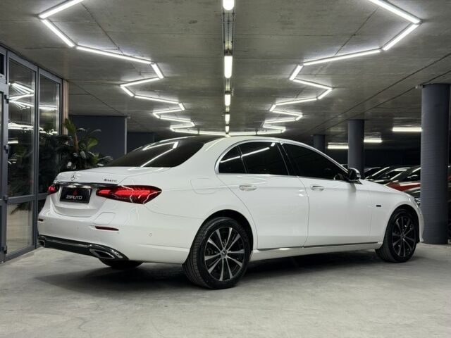 Белый Мерседес Е-Класс, объемом двигателя 2 л и пробегом 23 тыс. км за 55000 $, фото 10 на Automoto.ua