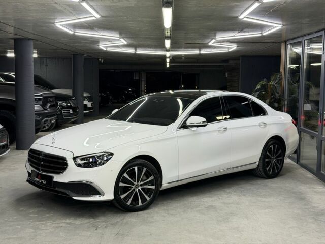 Белый Мерседес Е-Класс, объемом двигателя 2 л и пробегом 23 тыс. км за 55000 $, фото 4 на Automoto.ua