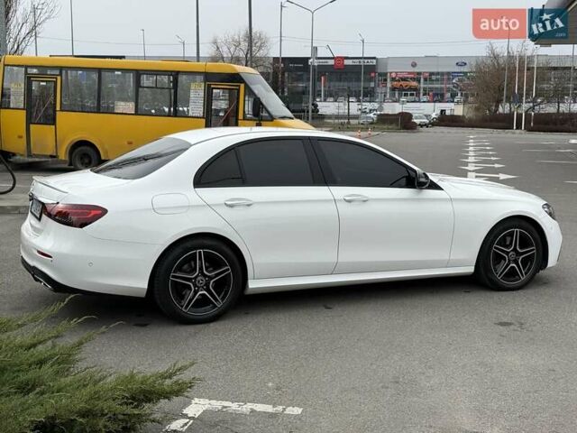 Білий Мерседес Е-Клас, об'ємом двигуна 1.95 л та пробігом 62 тис. км за 57999 $, фото 7 на Automoto.ua