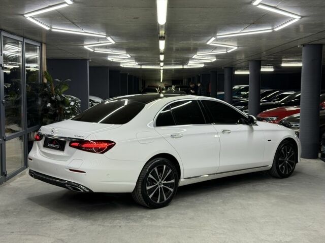 Белый Мерседес Е-Класс, объемом двигателя 2 л и пробегом 23 тыс. км за 55000 $, фото 8 на Automoto.ua