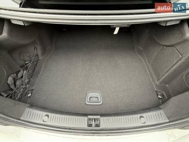Білий Мерседес Е-Клас, об'ємом двигуна 1.95 л та пробігом 62 тис. км за 57999 $, фото 20 на Automoto.ua