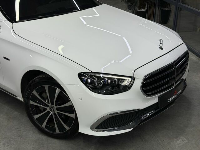 Белый Мерседес Е-Класс, объемом двигателя 2 л и пробегом 23 тыс. км за 55000 $, фото 1 на Automoto.ua