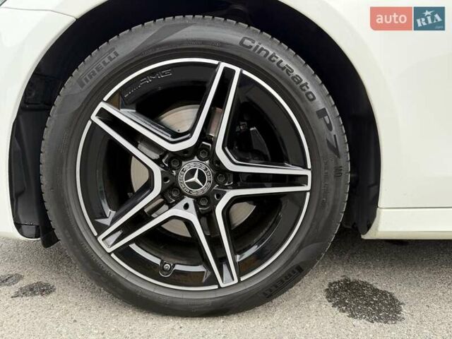 Білий Мерседес Е-Клас, об'ємом двигуна 1.95 л та пробігом 62 тис. км за 57999 $, фото 13 на Automoto.ua