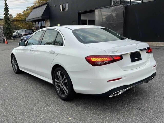 Білий Мерседес Е-Клас, об'ємом двигуна 2 л та пробігом 24 тис. км за 18100 $, фото 3 на Automoto.ua