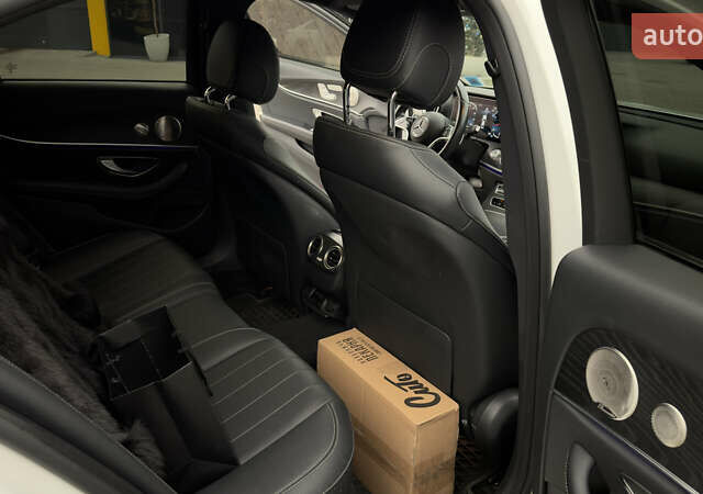 Белый Мерседес Е-Класс, объемом двигателя 1.99 л и пробегом 62 тыс. км за 48000 $, фото 17 на Automoto.ua