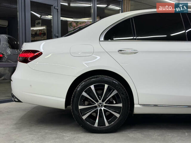 Белый Мерседес Е-Класс, объемом двигателя 1.99 л и пробегом 23 тыс. км за 55000 $, фото 17 на Automoto.ua