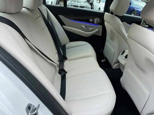 Білий Мерседес Е-Клас, об'ємом двигуна 2 л та пробігом 24 тис. км за 18100 $, фото 11 на Automoto.ua