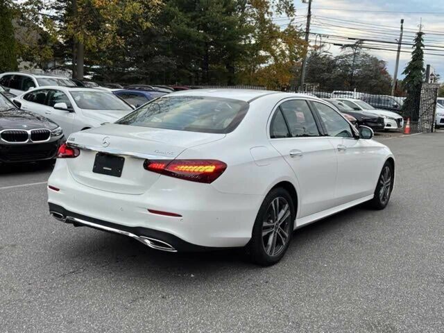 Білий Мерседес Е-Клас, об'ємом двигуна 2 л та пробігом 24 тис. км за 18100 $, фото 5 на Automoto.ua