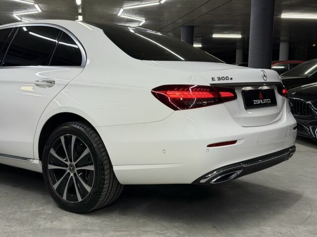 Белый Мерседес Е-Класс, объемом двигателя 2 л и пробегом 23 тыс. км за 55000 $, фото 15 на Automoto.ua