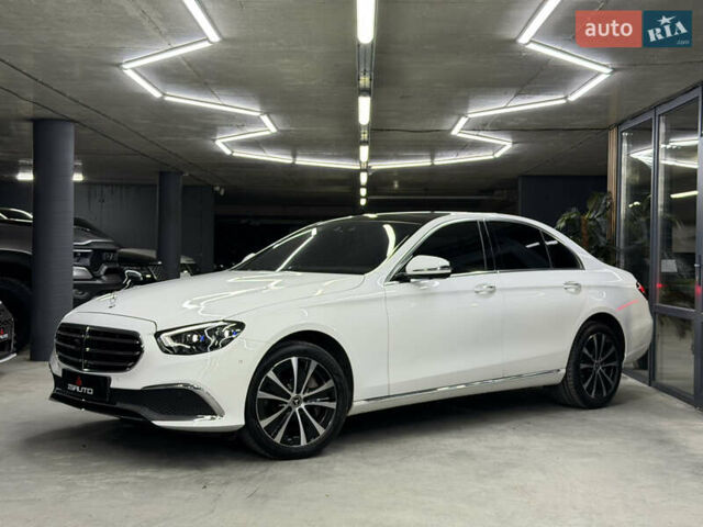 Белый Мерседес Е-Класс, объемом двигателя 1.99 л и пробегом 23 тыс. км за 55000 $, фото 6 на Automoto.ua
