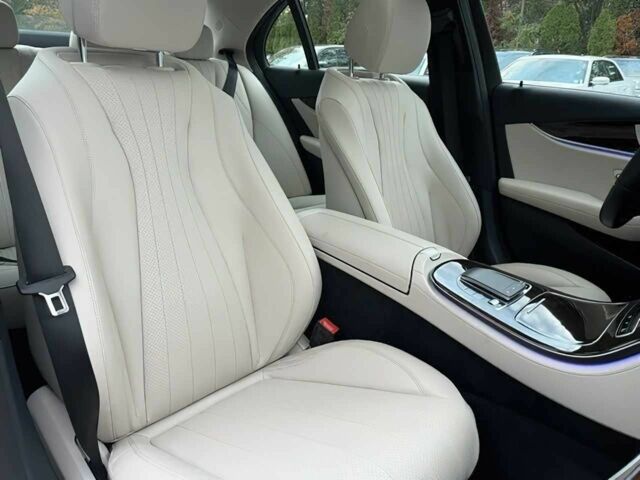 Білий Мерседес Е-Клас, об'ємом двигуна 2 л та пробігом 24 тис. км за 18100 $, фото 9 на Automoto.ua