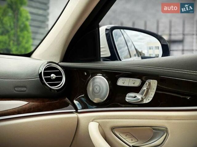 Белый Мерседес Е-Класс, объемом двигателя 3 л и пробегом 20 тыс. км за 55555 $, фото 50 на Automoto.ua