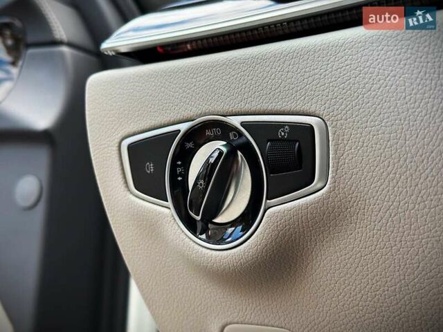 Белый Мерседес Е-Класс, объемом двигателя 3 л и пробегом 20 тыс. км за 55555 $, фото 37 на Automoto.ua