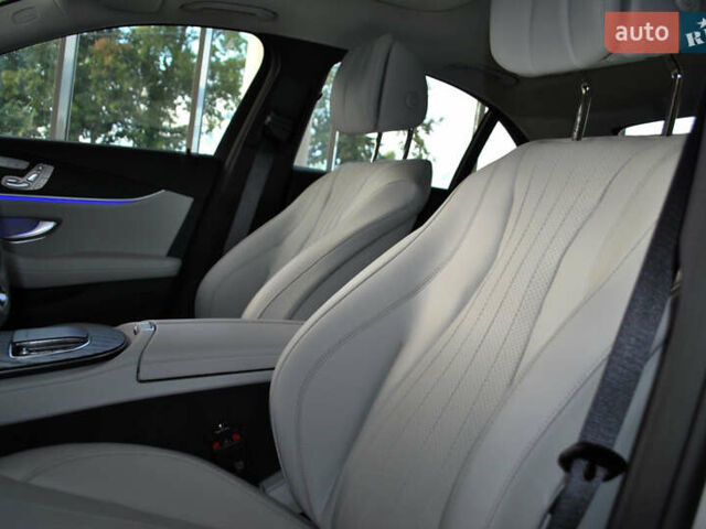 Мерседес Е-Класс 2022 в Ровно на Automoto.ua Белый Мерседес Е-Класс, объемом двигателя 1.99 л и пробегом 37 тыс. км за 47500 $, фото 29 на Automoto.ua