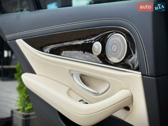 Белый Мерседес Е-Класс, объемом двигателя 3 л и пробегом 20 тыс. км за 55555 $, фото 30 на Automoto.ua