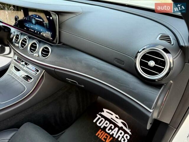 Белый Мерседес Е-Класс, объемом двигателя 1.95 л и пробегом 75 тыс. км за 56990 $, фото 28 на Automoto.ua
