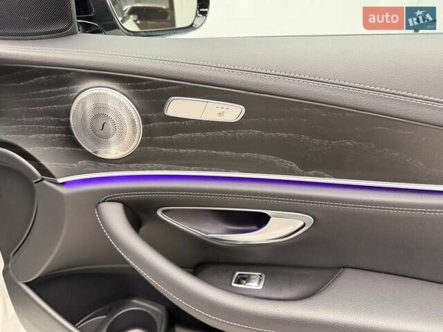 Белый Мерседес Е-Класс, объемом двигателя 1.95 л и пробегом 75 тыс. км за 52999 $, фото 41 на Automoto.ua