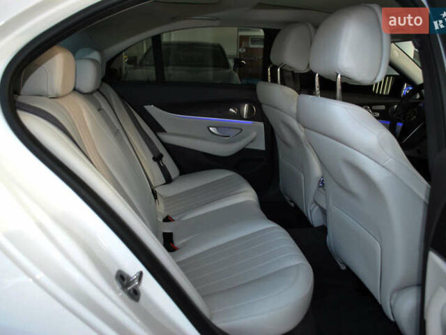 Белый Мерседес Е-Класс, объемом двигателя 1.99 л и пробегом 37 тыс. км за 47000 $, фото 40 на Automoto.ua