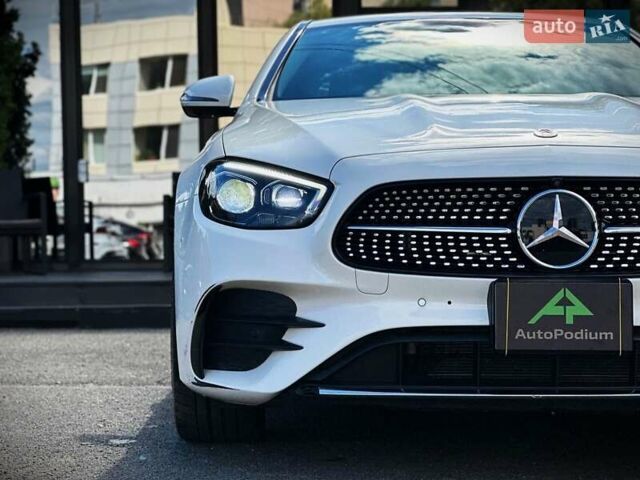 Белый Мерседес Е-Класс, объемом двигателя 3 л и пробегом 20 тыс. км за 55555 $, фото 3 на Automoto.ua