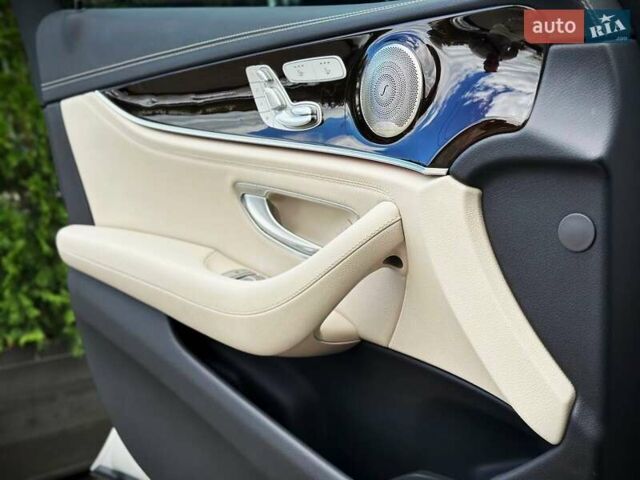 Белый Мерседес Е-Класс, объемом двигателя 3 л и пробегом 20 тыс. км за 55555 $, фото 22 на Automoto.ua