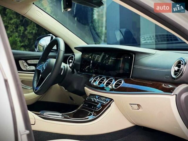 Белый Мерседес Е-Класс, объемом двигателя 3 л и пробегом 20 тыс. км за 55555 $, фото 42 на Automoto.ua
