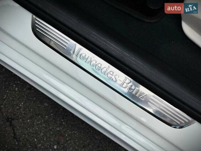 Белый Мерседес Е-Класс, объемом двигателя 3 л и пробегом 20 тыс. км за 55555 $, фото 21 на Automoto.ua