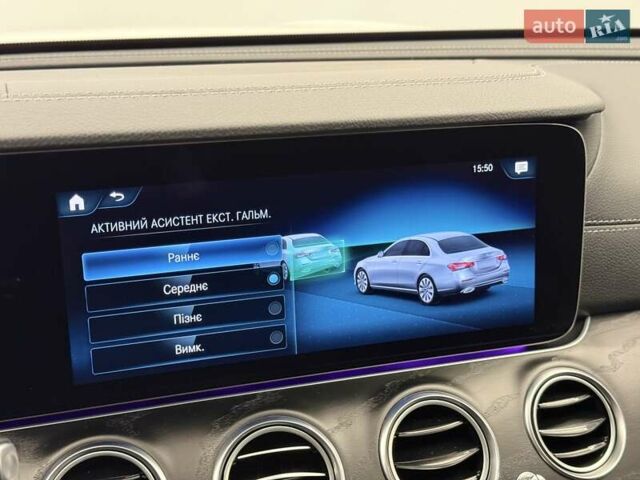 Белый Мерседес Е-Класс, объемом двигателя 1.95 л и пробегом 75 тыс. км за 52999 $, фото 56 на Automoto.ua