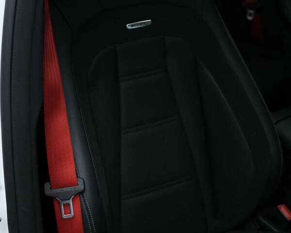 Белый Мерседес Е-Класс, объемом двигателя 3 л и пробегом 46 тыс. км за 93333 $, фото 11 на Automoto.ua