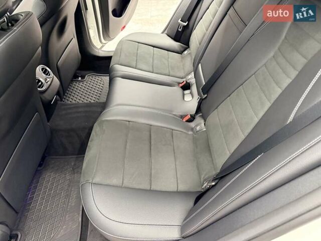 Белый Мерседес Е-Класс, объемом двигателя 1.95 л и пробегом 75 тыс. км за 52999 $, фото 33 на Automoto.ua