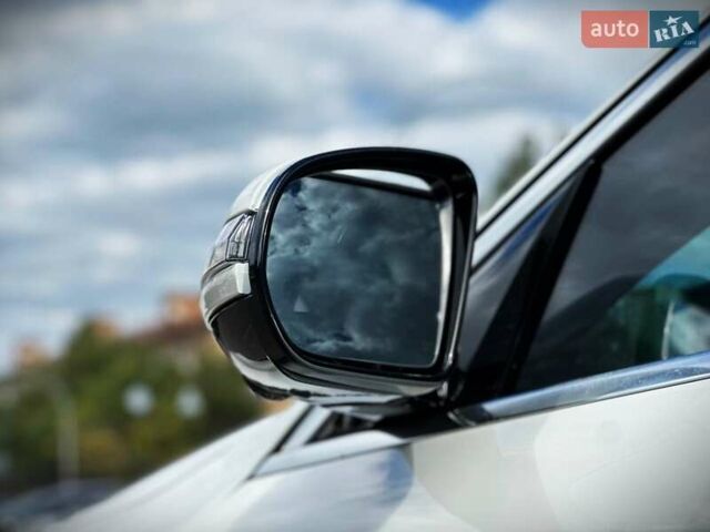 Белый Мерседес Е-Класс, объемом двигателя 3 л и пробегом 20 тыс. км за 55555 $, фото 11 на Automoto.ua