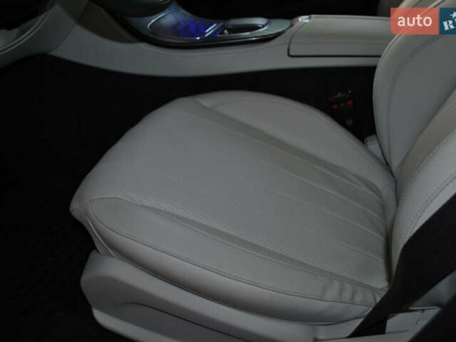 Белый Мерседес Е-Класс, объемом двигателя 1.99 л и пробегом 37 тыс. км за 47000 $, фото 28 на Automoto.ua