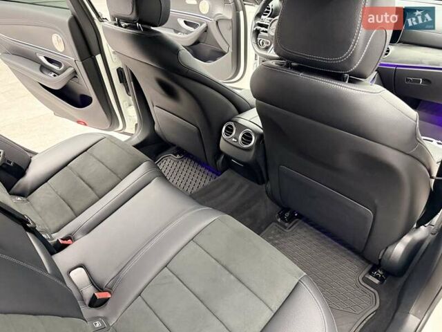 Белый Мерседес Е-Класс, объемом двигателя 1.95 л и пробегом 75 тыс. км за 52999 $, фото 36 на Automoto.ua