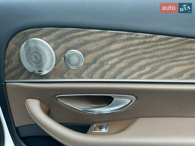 Белый Мерседес Е-Класс, объемом двигателя 1.99 л и пробегом 62 тыс. км за 71500 $, фото 18 на Automoto.ua