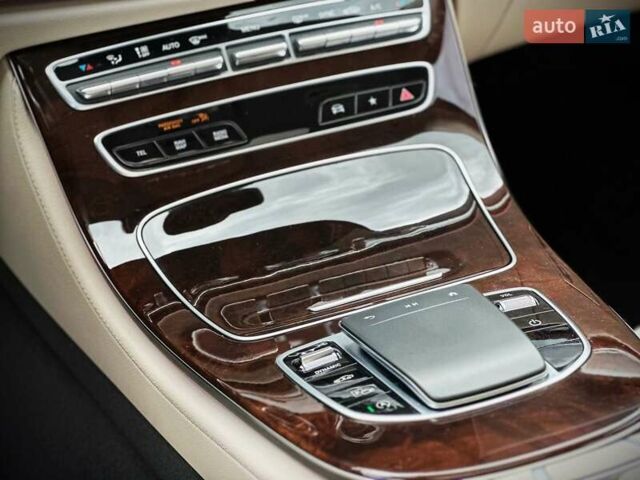 Белый Мерседес Е-Класс, объемом двигателя 3 л и пробегом 20 тыс. км за 55555 $, фото 36 на Automoto.ua