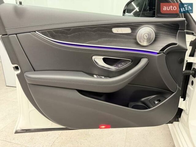 Белый Мерседес Е-Класс, объемом двигателя 1.95 л и пробегом 75 тыс. км за 52999 $, фото 22 на Automoto.ua