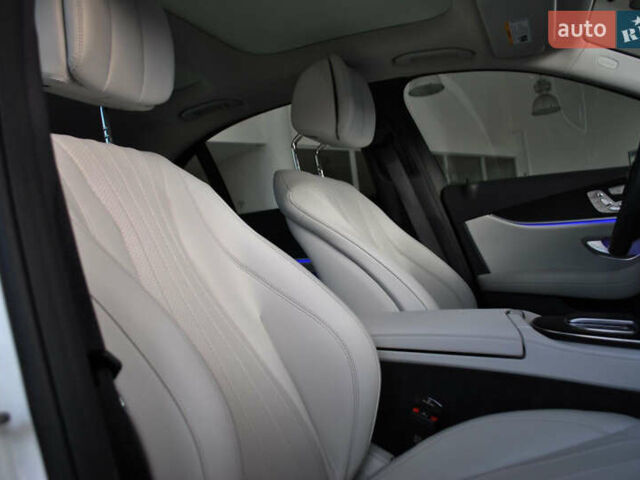 Мерседес Е-Класс 2022 в Ровно на Automoto.ua Белый Мерседес Е-Класс, объемом двигателя 1.99 л и пробегом 37 тыс. км за 47500 $, фото 45 на Automoto.ua