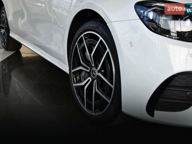 Белый Мерседес Е-Класс, объемом двигателя 1.99 л и пробегом 37 тыс. км за 47000 $, фото 5 на Automoto.ua