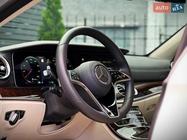 Белый Мерседес Е-Класс, объемом двигателя 3 л и пробегом 20 тыс. км за 55555 $, фото 25 на Automoto.ua