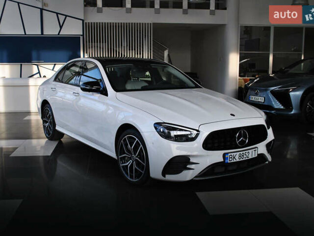 Белый Мерседес Е-Класс, объемом двигателя 1.99 л и пробегом 37 тыс. км за 47000 $, фото 2 на Automoto.ua