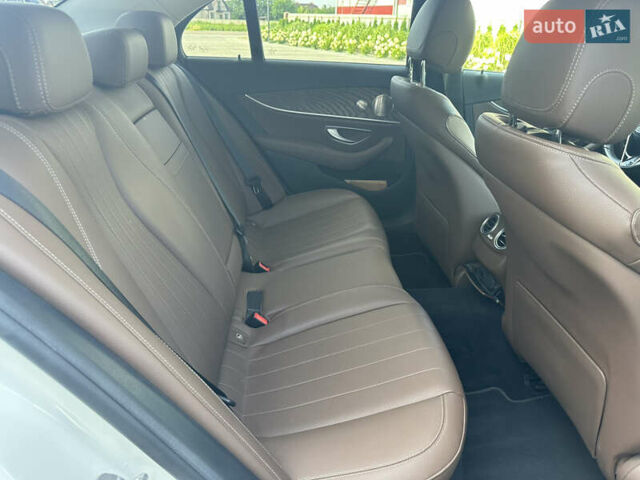 Білий Мерседес Е-Клас, об'ємом двигуна 1.99 л та пробігом 67 тис. км за 59000 $, фото 17 на Automoto.ua