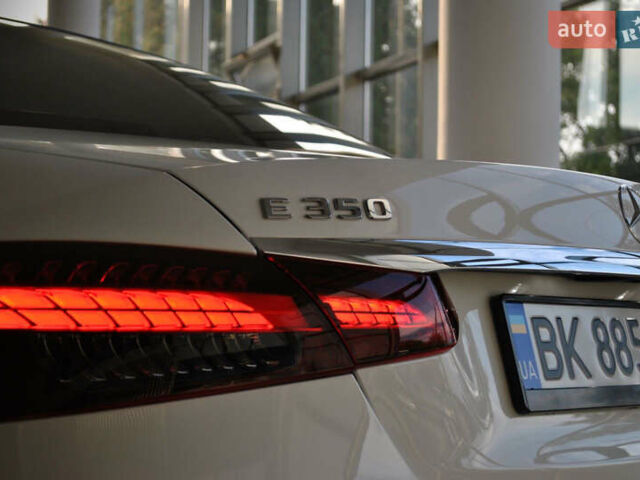 Белый Мерседес Е-Класс, объемом двигателя 1.99 л и пробегом 37 тыс. км за 47000 $, фото 17 на Automoto.ua