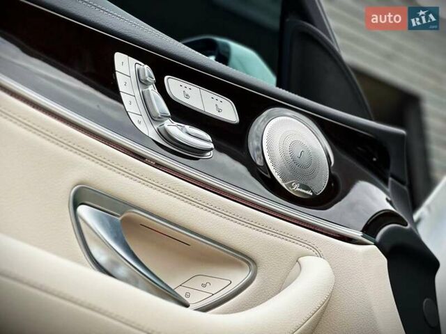 Белый Мерседес Е-Класс, объемом двигателя 3 л и пробегом 20 тыс. км за 55555 $, фото 24 на Automoto.ua
