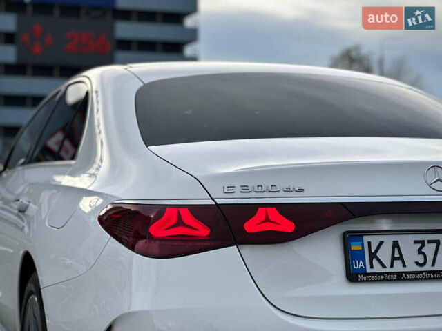 Белый Мерседес Е-Класс, объемом двигателя 1.99 л и пробегом 18 тыс. км за 98000 $, фото 39 на Automoto.ua