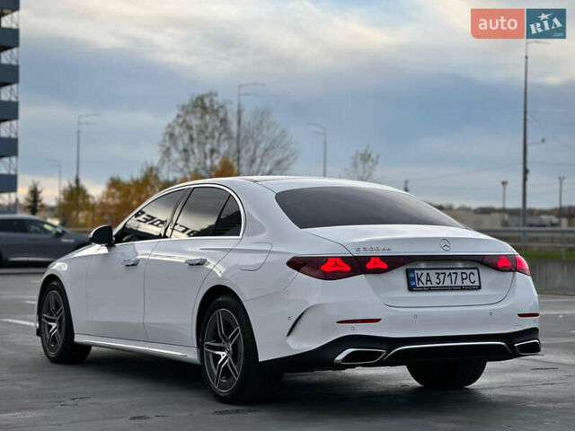 Белый Мерседес Е-Класс, объемом двигателя 1.99 л и пробегом 18 тыс. км за 98000 $, фото 38 на Automoto.ua