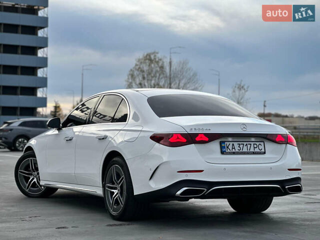 Белый Мерседес Е-Класс, объемом двигателя 1.99 л и пробегом 18 тыс. км за 98000 $, фото 12 на Automoto.ua