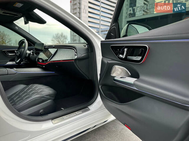 Белый Мерседес Е-Класс, объемом двигателя 1.99 л и пробегом 18 тыс. км за 98000 $, фото 63 на Automoto.ua