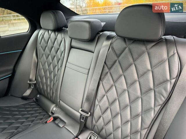 Белый Мерседес Е-Класс, объемом двигателя 1.99 л и пробегом 18 тыс. км за 98000 $, фото 92 на Automoto.ua