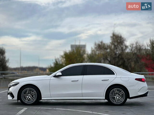 Белый Мерседес Е-Класс, объемом двигателя 1.99 л и пробегом 18 тыс. км за 98000 $, фото 31 на Automoto.ua