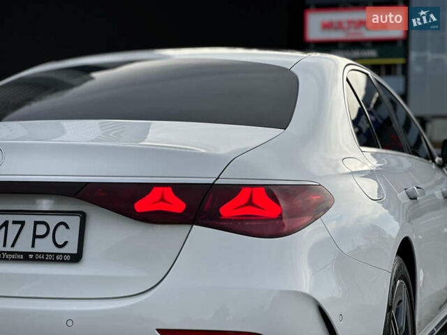 Белый Мерседес Е-Класс, объемом двигателя 1.99 л и пробегом 18 тыс. км за 98000 $, фото 25 на Automoto.ua