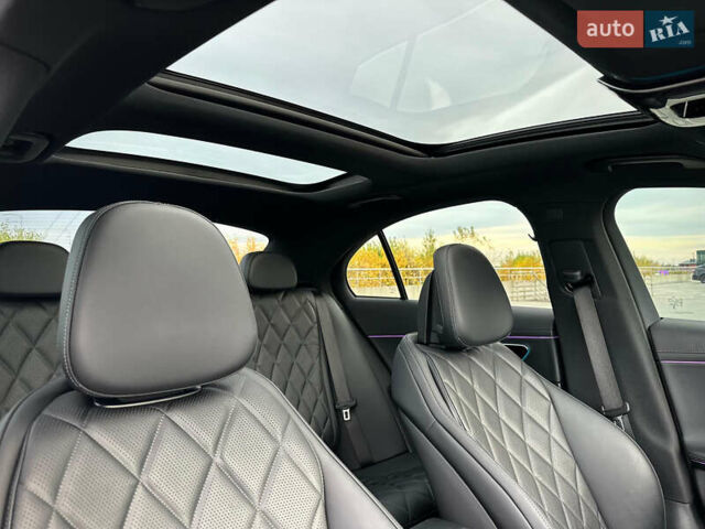 Белый Мерседес Е-Класс, объемом двигателя 1.99 л и пробегом 18 тыс. км за 98000 $, фото 64 на Automoto.ua